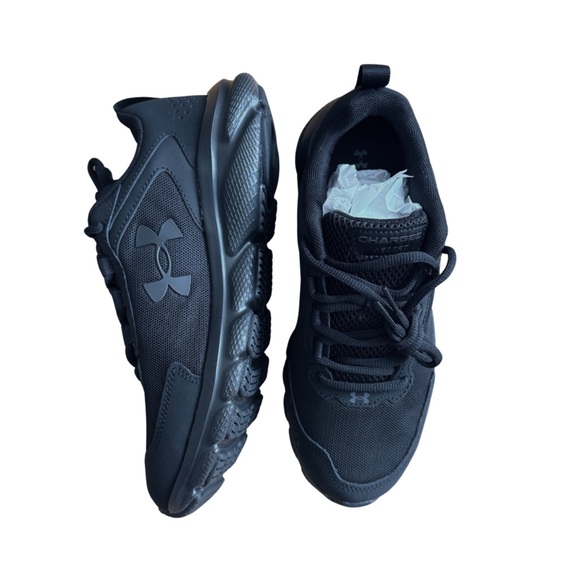 NWT Under Armour Charged Assert (D width) women’s sneakers. SZ 8.5 Wide fit! - Picture 1 of 7